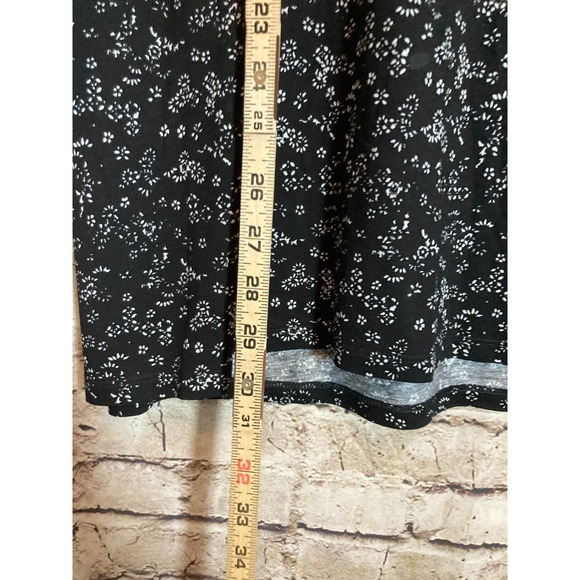 Old Navy Top Womens XL Black Ditsy Micro Floral Jersey Stretch Lace Up Flowy - Picture 8 of 12